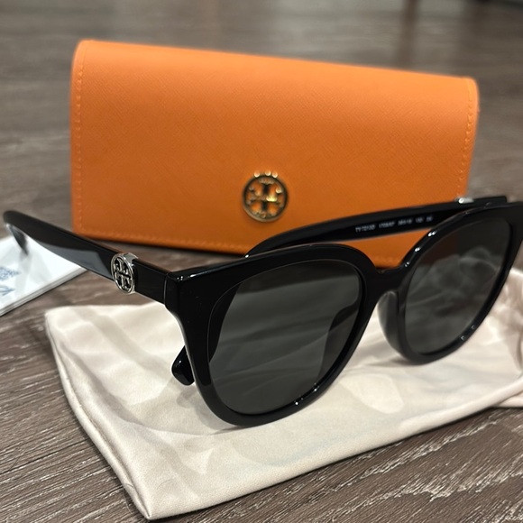 Tory Burch Accessories - Tory Burch Women's Sunglasses